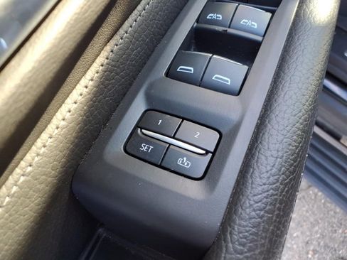 Used 2022 GMC Yukon XL Denali image 13