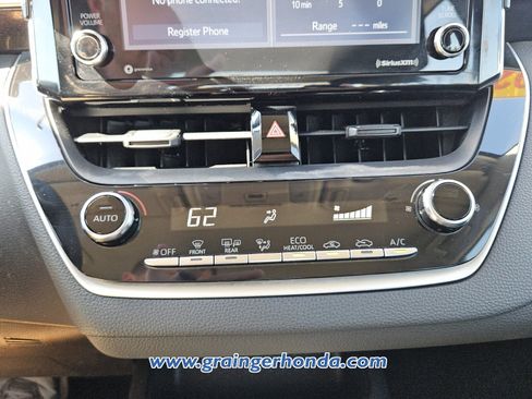 Used 2021 Toyota Corolla LE FWD image 17