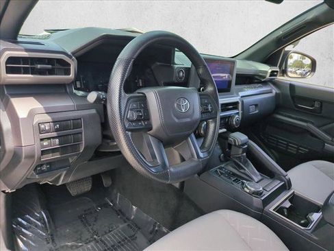 Used 2025 Toyota Tacoma SR5 AWD/4WD image 10