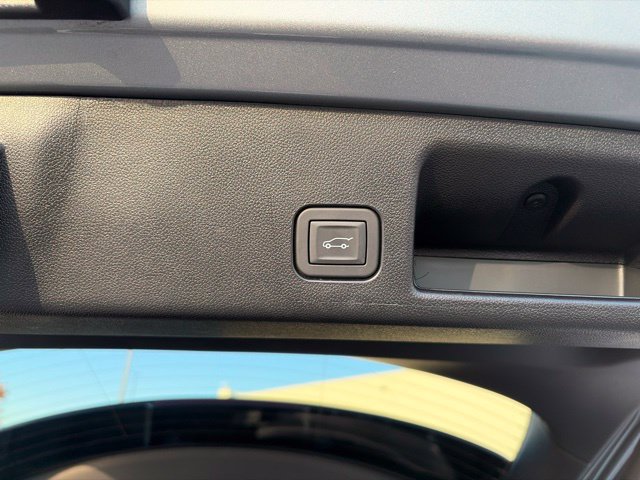 Used 2026 Chevrolet Equinox EV RS AWD/4WD image 17