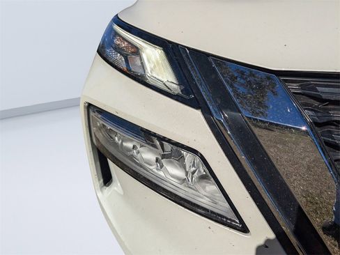 Used 2022 Nissan Rogue SV w/ SV Premium Package image 9