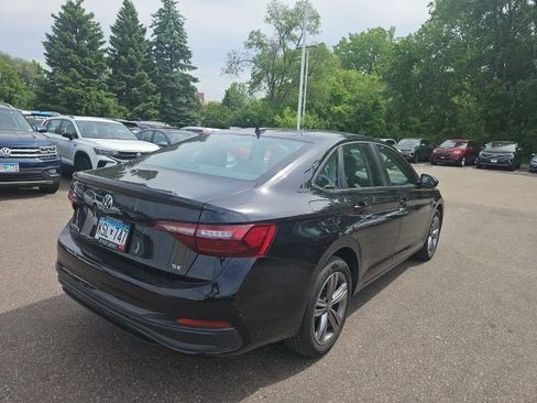 Used 2023 Volkswagen Jetta SE w/ Panoramic Sunroof Package FWD image 16
