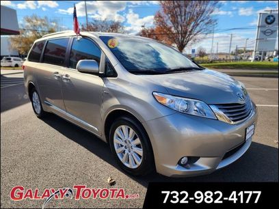 Used 2017 Toyota Sienna XLE Premium