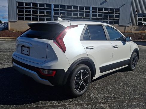 New 2025 Kia Niro EX w/ EX Cold Weather Package image 8