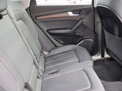 Used 2023 Audi Q5 2.0T Premium w/ Convenience Package image 17