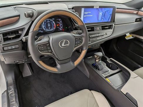 New 2025 Lexus ES 350 Ultra Luxury image 17