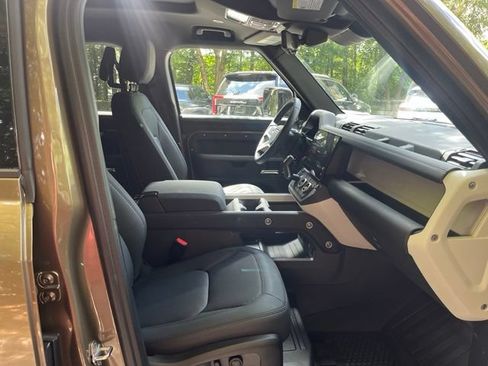 Used 2026 Land Rover Defender 110 S AWD/4WD image 11