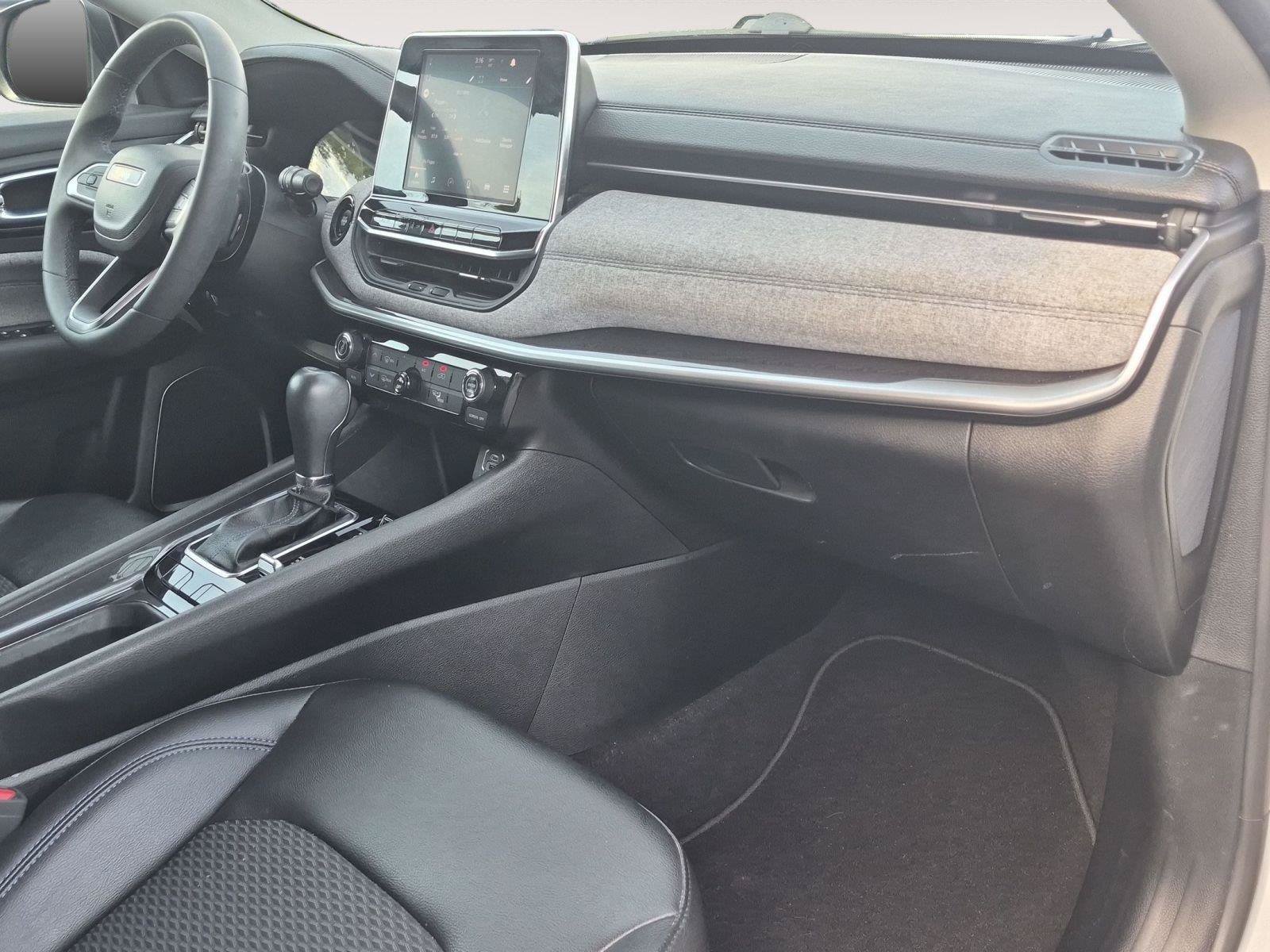 Used 2022 Jeep Compass Latitude AWD/4WD image 18