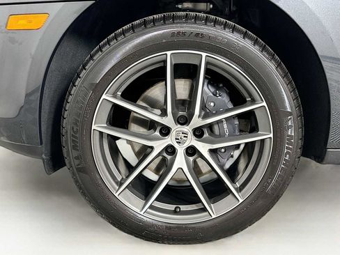 Used 2025 Porsche Macan image 31