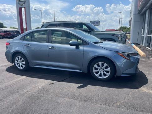 Used 2021 Toyota Corolla LE FWD image 1