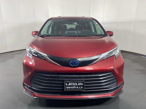 Used 2021 Toyota Sienna LE w/ LE Plus Package AWD/4WD image 5
