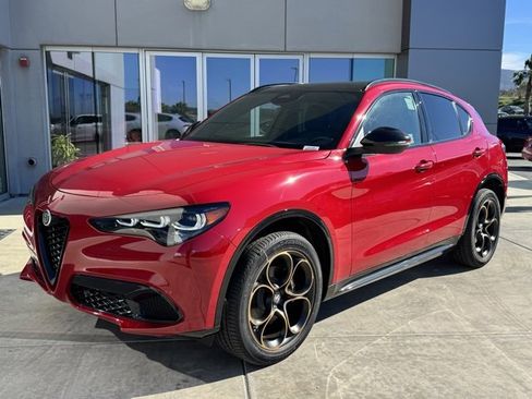 New 2025 Alfa Romeo Stelvio Sprint image 3