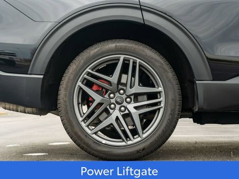 Used 2025 Ford Explorer ST-Line w/ ST-Line Street Pack image 9