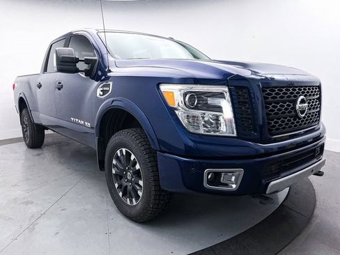 Used 2017 Nissan Titan PRO-4X image 11