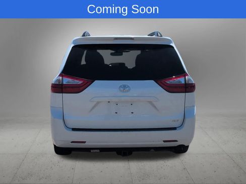 Used 2015 Toyota Sienna XLE FWD image 5