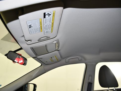Used 2015 Nissan Rogue S AWD/4WD image 37