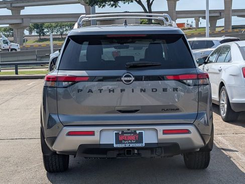 Certified 2024 Nissan Pathfinder Platinum w/ Black Appearance Package FWD image 5