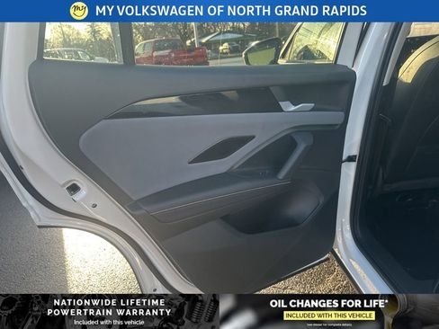 New 2026 Volkswagen Tiguan SE image 12