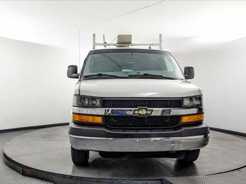 Used 2015 Chevrolet Express 3500 RWD image 12