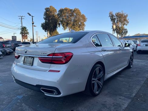 Used 2016 BMW 740i image 4