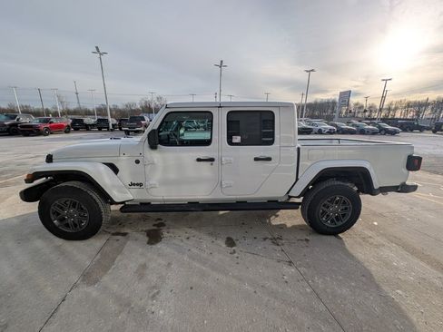 New 2026 Jeep Gladiator Sport image 7