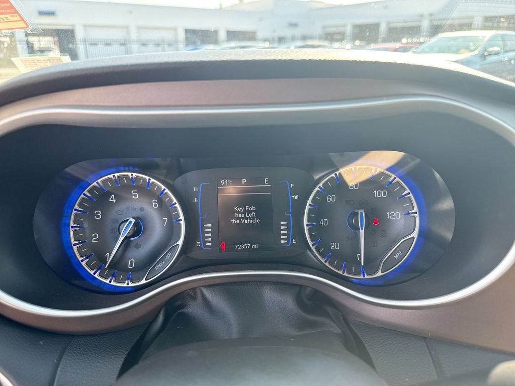 Used 2023 Chrysler Voyager LX FWD image 16