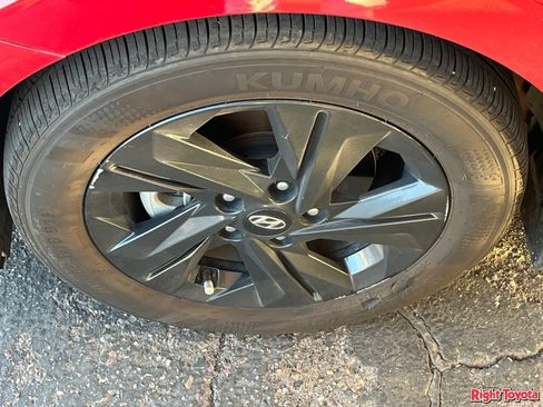 Used 2023 Hyundai Elantra Blue FWD image 8