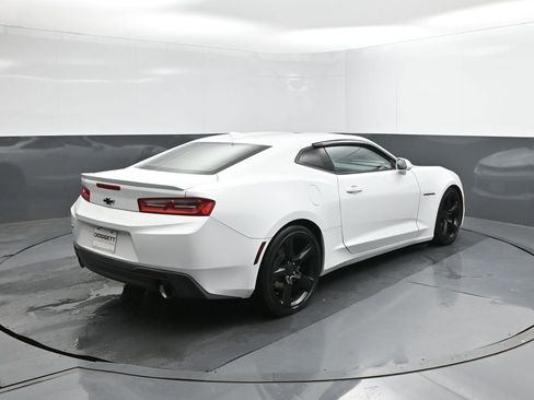 Used 2018 Chevrolet Camaro LT w/ RS Package RWD image 8