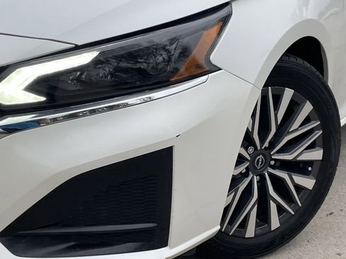 Used 2024 Nissan Altima 2.5 SV image 8
