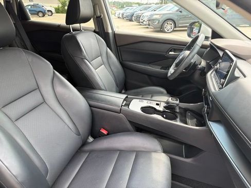 Used 2023 Nissan Rogue SV w/ SV Premium B Package FWD image 17