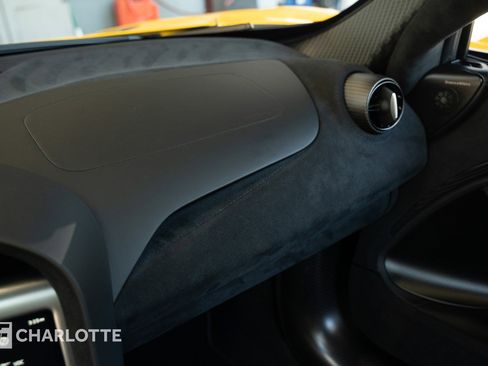Used 2025 McLaren 750S RWD image 27