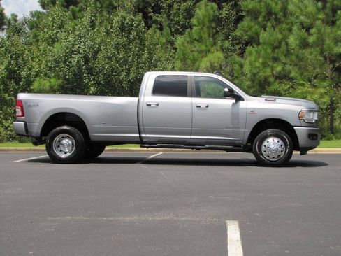 Used 2022 RAM 3500 Big Horn w/ Level 1 Equipment Group AWD/4WD image 4