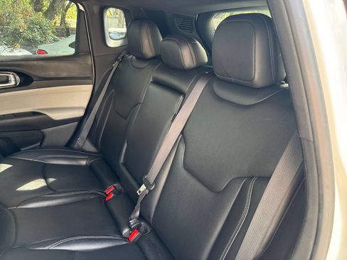 Used 2025 Jeep Compass Limited AWD/4WD image 33