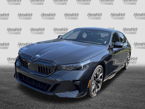 Used 2024 BMW i5 eDrive40i w/ Executive Package RWD image 5