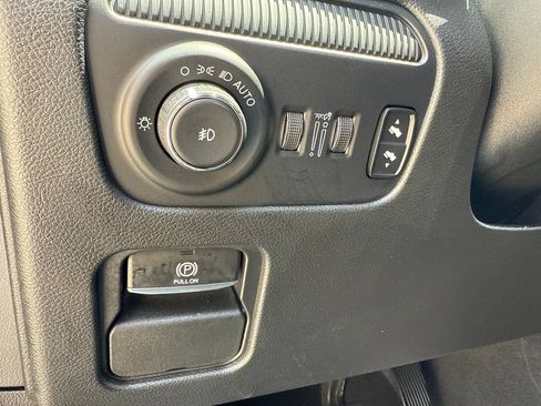 Used 2024 Jeep Wagoneer Series II AWD/4WD image 23