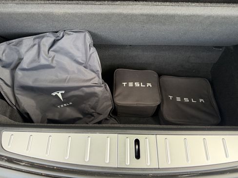 Used 2018 Tesla Model X 100D AWD/4WD image 29