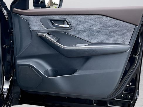 Certified 2023 Nissan Rogue SV FWD image 24