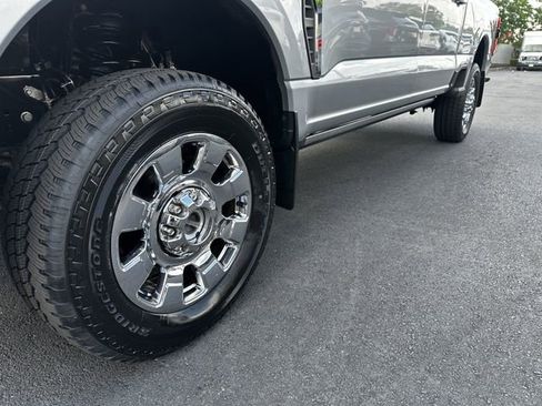 Used 2023 Ford F250 Lariat w/ Lariat Ultimate Package AWD/4WD image 12