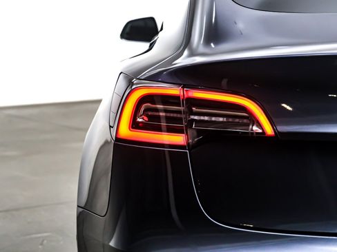 Used 2019 Tesla Model 3 Standard Range Plus image 15