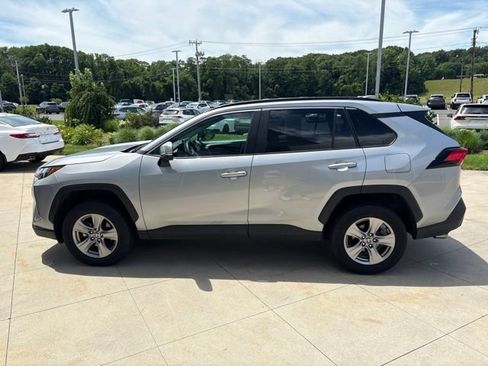 Used 2025 Toyota RAV4 XLE AWD/4WD image 4