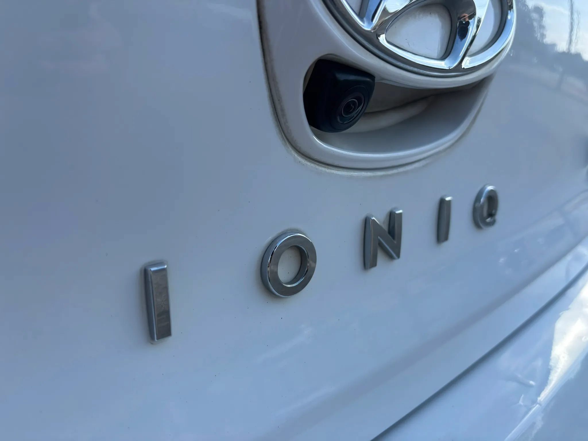 Used 2020 Hyundai Ioniq Blue FWD image 11