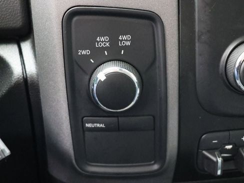 Used 2018 RAM 2500 Tradesman w/ Chrome Appearance Group image 29