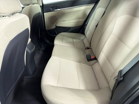 Used 2020 Hyundai Elantra SE w/ Cargo Package (C1) FWD image 17