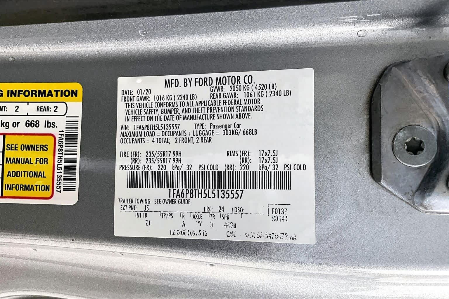 Used 2020 Ford Mustang Coupe RWD image 30