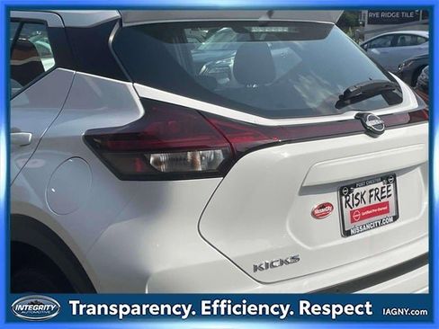 Used 2024 Nissan Kicks SR image 11