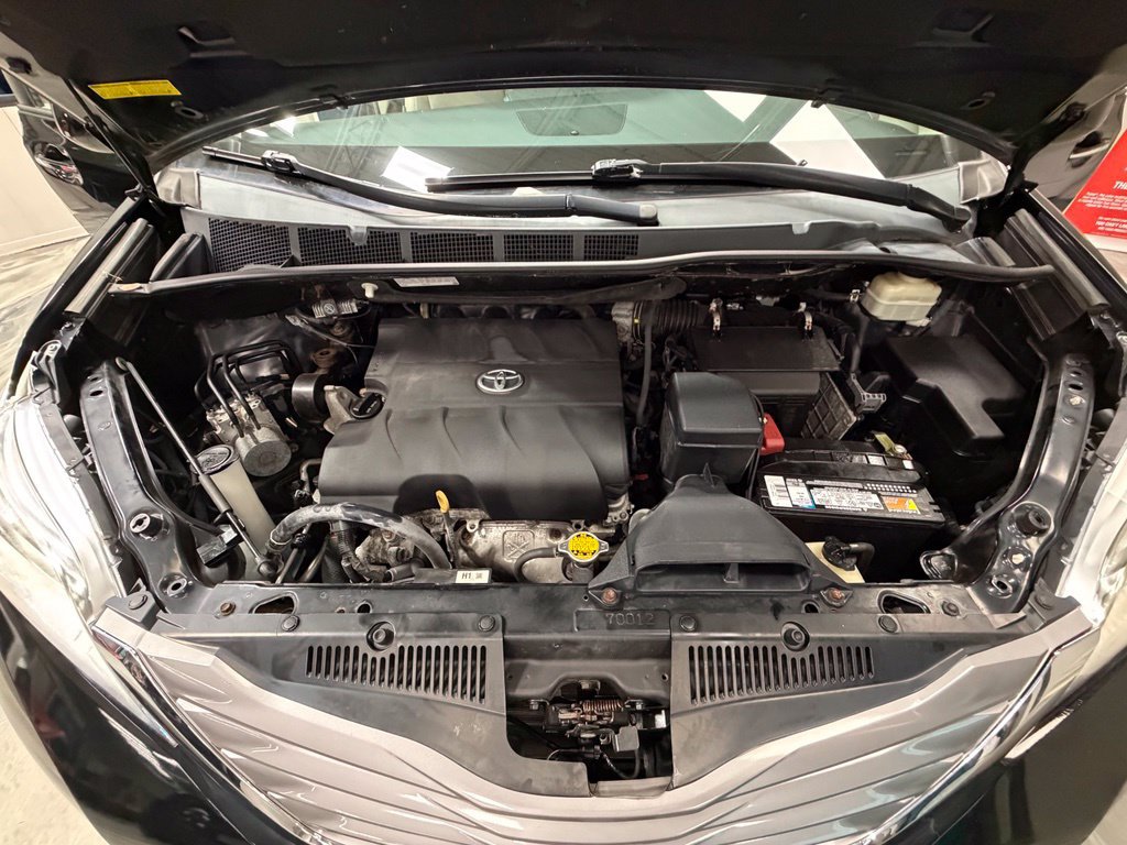 Used 2016 Toyota Sienna XLE w/ XLE Navigation Package FWD image 61