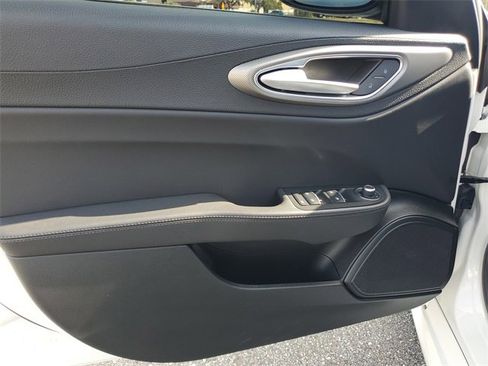 Used 2024 Alfa Romeo Giulia Veloce image 18