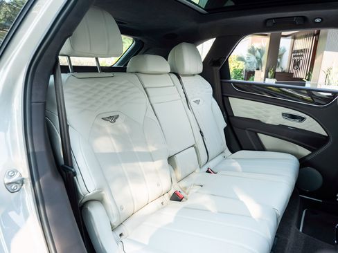 Certified 2025 Bentley Bentayga image 56