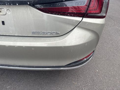 Certified 2025 Lexus ES 300h w/ Luxury Package image 6