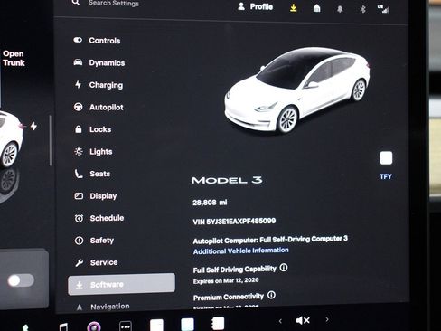 Used 2023 Tesla Model 3 Standard Range image 18